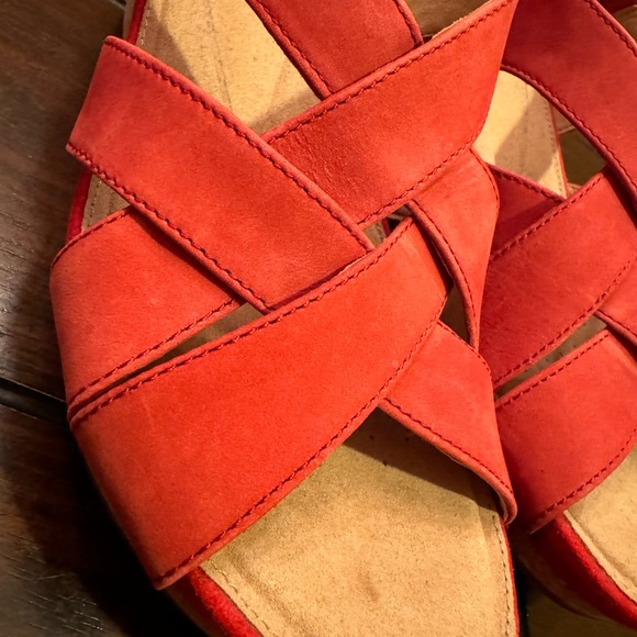 Clarks women’s size 9.5 red wedge platform sandals - Picture 7 of 11